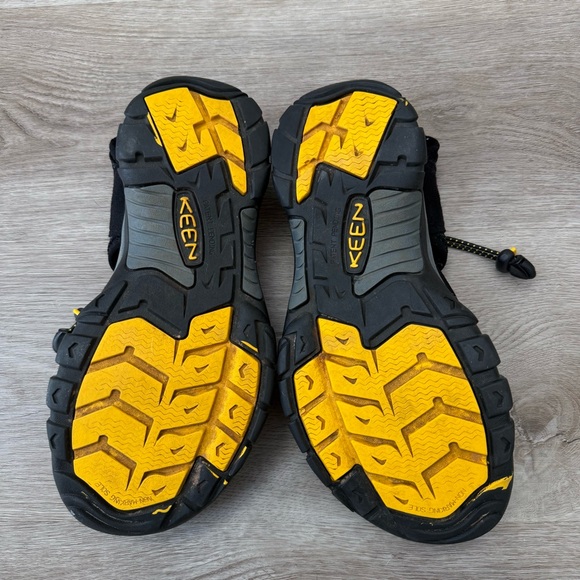 KEEN Newport H2 Hiking Sandals Mens Size 8 Black All Terrain Sport Waterproof - Picture 6 of 7